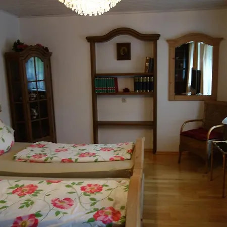 Ferienhaus Am Mornbach 펜션 *